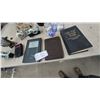 Image 5 : Adjustable Magnifying Glass, Pyramid Clock, High Heel Shoe, 3 Tape Dispensers, Calculator, 3 Books
