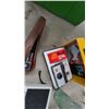 Image 4 : Vintage Radios, Cameras, and Oil Lamp Lot