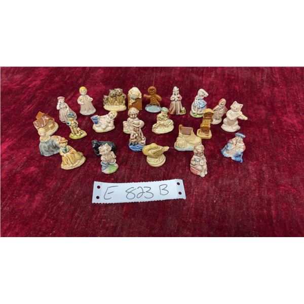 Red Rose Tea Ceramic Nursery Rhymes Ceramic Figurines