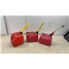 Image 1 : 3 Plastic Gasoline Containers