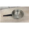 Image 8 : Assorted Cooking Pots with Lids, Acrylic Ice Bucket, and Wonka Christmas Mould Tray