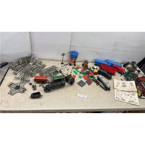 Lionel Lines O Gauge Train Lot: Lehigh Valley Car, Tank Car, and Locomotive