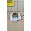 Image 4 : Sharper Image S'mores Maker Flameless Roaster with Serving Tray and 3 Skewers