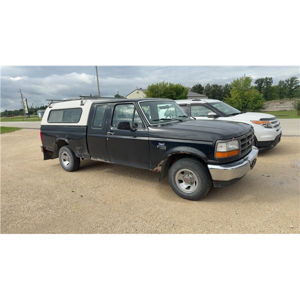 1994 Ford F150 Supercab, TOD & Key, Dual Gas Tanks, Truck Cap, 333,136 KM