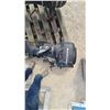 Image 2 : Mercury 9.8 HP Outboard Motor