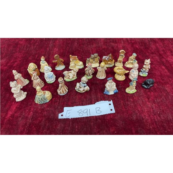 Red Rose Tea Ceramic Nursery Rhymes Figurines