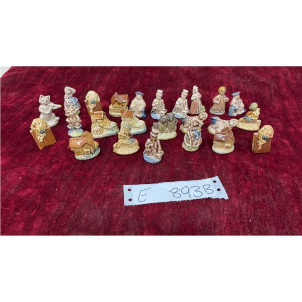 Red Rose Tea Ceramics Nursery Rhymes Figurines