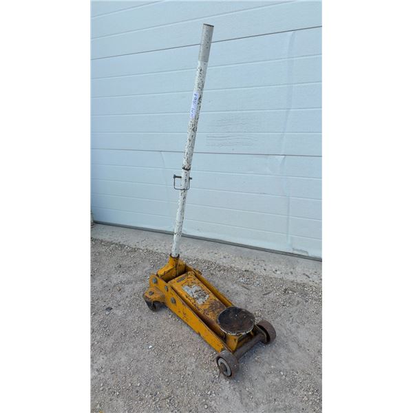 Heavy-Duty Hydraulic Floor Jack