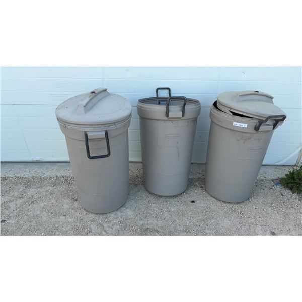 Three Rubbermaid Garbage Cans and 2 Lids