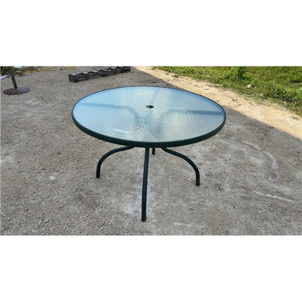 Round Outdoor Patio Table with Green Metal Frame Glass Top with Umbrella Hole, 27 × 42”