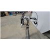 Image 3 : Hozuki Road Bike, Black Frame, Drop Handlebars, and Quilted Seat 27”