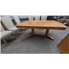 Image 2 : Dining Table with Geometric Veneer, Double Pedestal, and 6 Chairs