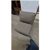 Image 3 : Upholstered Armless Chaise Lounge Chair with Back Cushion