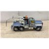 Image 5 : Nylint Tough Man Towing Classic LTD Pressed Steel Toy Tow Truck and 2 True North Strong T-Shirts
