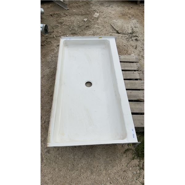 White Shower Pan with Center Drain 60 × 32
