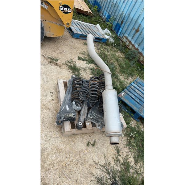 Pallet Lot of Heavy Duty Springs, Section of Exhaust