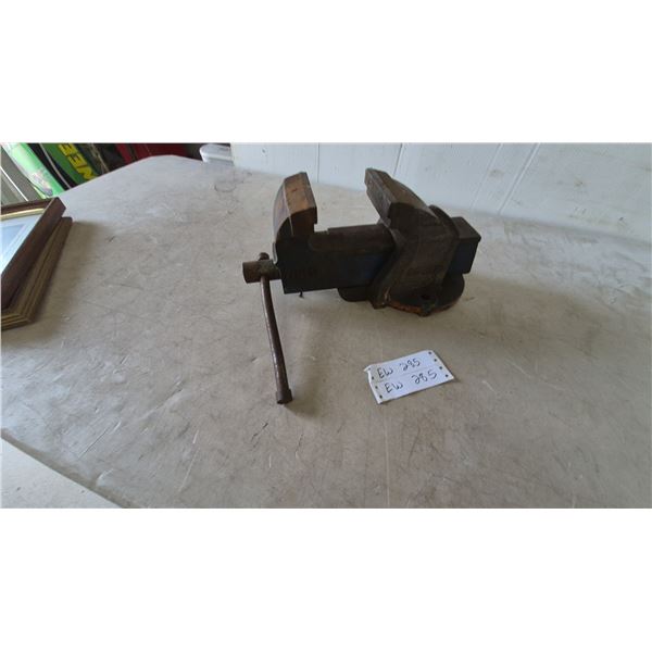 Vintage "Made in England" Bench Vise #3