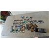 Image 1 : 500 Magic: The Gathering Trading Card Game Lot with Deck Box and Hundreds of Cards