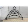 Image 3 : Pair of Decorative Black Wrought Iron Scrollwork Brackets, 22 × 32”
