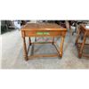 Image 2 : Pair of Traditional Oak Square End Tables with Turned Legs, 22 × 27 × 27”