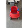 Image 3 : Little Tikes Deluxe Wagon with Blue Flip-Up Seats and Cup Holders