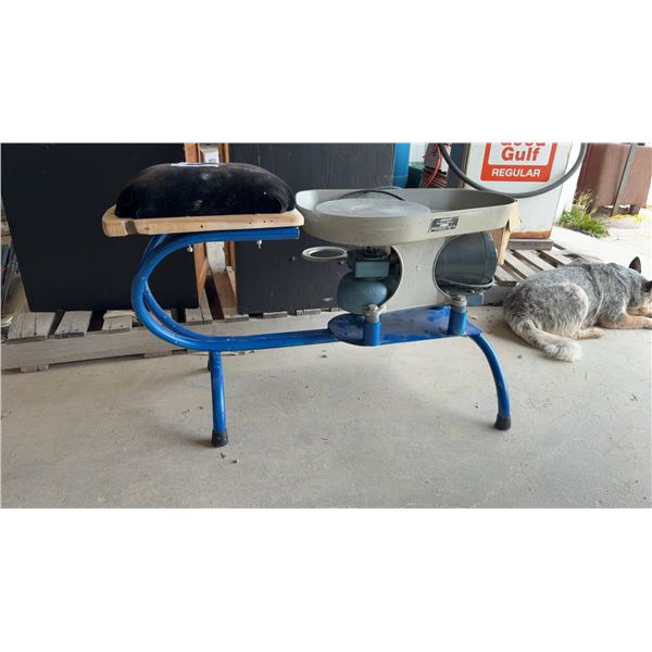 AMACO Model No. 101 Potter's Wheel with Westinghouse 1/3-1/5 HP 115V Motor and Bench Seat