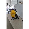 Image 2 : DeWalt Backpack Sprayer with Hose and Wand