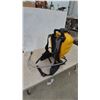 Image 3 : DeWalt Backpack Sprayer with Hose and Wand