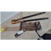 Image 2 : 19 Carbon Express Heritage 150 Arrows, 3 in Camo Quiver and 2 Quivers of Arrows