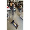 Image 4 : Floor Jack with 3-Ton Capacity, Handle, and Wheels