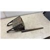 Image 7 : Antique 1905 Canada Military White Mop Wringer Company Cast Iron Mop Wringer
