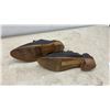 Image 5 : Rare c. 1848-1860 Queen Victoria Era Woman's Black Leather Shoes with Wood Heel and Nails