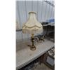 Image 4 : Pair of Stiffel Brass Table Lamps with Fringed Shades
