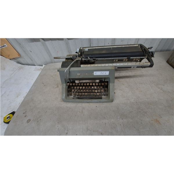 Underwood Typemaster Typewriter