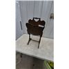 Image 1 : Vintage Wooden Magazine Rack with Handle, Inlaid Design, and Turned Legs