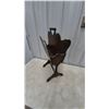 Image 2 : Vintage Wooden Magazine Rack with Handle, Inlaid Design, and Turned Legs