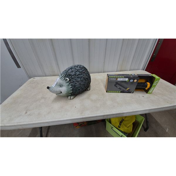Melnor XT 4000 sq ft Turbo Oscillating Sprinkler and Hedgehog Garden Statue
