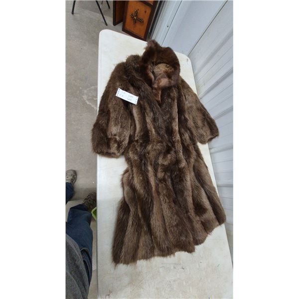 Hurtig Ltd. Fine Furs and Leathers Beaver Fur Coat
