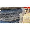 Image 7 : 4 24.5” Aluminum Semi Truck Rims with Tires