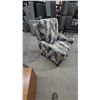 Image 3 : Leaf-Patterned Recliner Chair