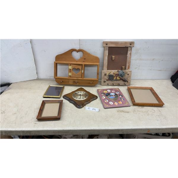 Jaques Wooden Wall Clock, Wall-Mounted Key Holders, Picture Frames