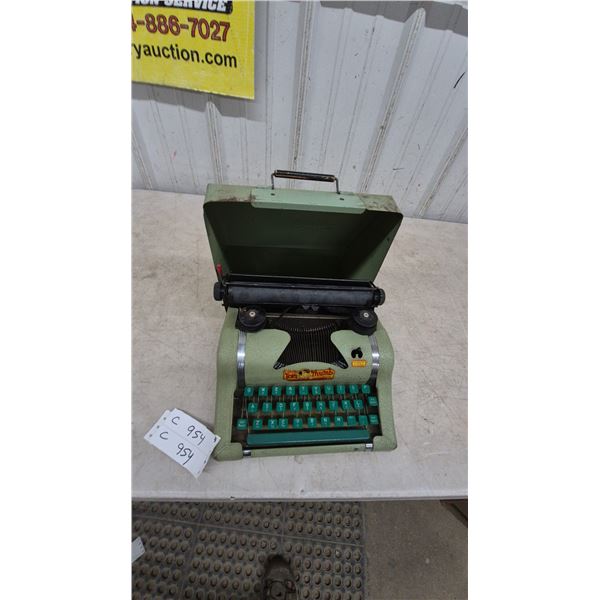 Tom Thumb Typewriter and Case. 1940s or 50s