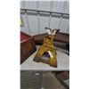 Image 2 : Pair of Vintage Yellow Jack Stands, 2 Red Metal Ramps
