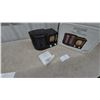 Image 1 : Thomas CR-1TH Collector's Edition Radio with Manual and Box