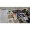 Image 5 : Collection of Vinyl Records: 45s, LPs, and empty Sleeves, Elvis Presley, John Lennon