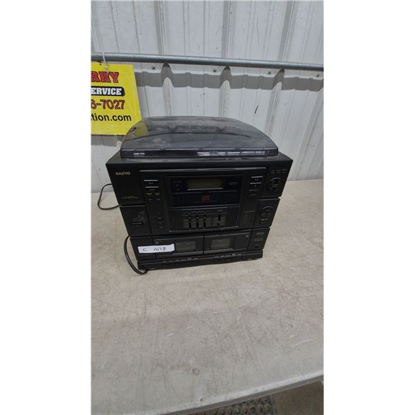 Sanyo GCD 2500U Stereo System with Turntable, CD Changer, Dual Cassette, and EQ