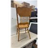 Image 4 : Antique Oak Pressback Side Chair with Carved Scroll Motifs and Turned Spindles
