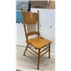 Image 5 : Antique Oak Pressback Side Chair with Carved Scroll Motifs and Turned Spindles