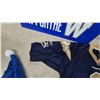 Image 5 : Grey Cup #FOR THE W Sign, Winnipeg Blue Bombers #9 Jersey, and Santa Hat