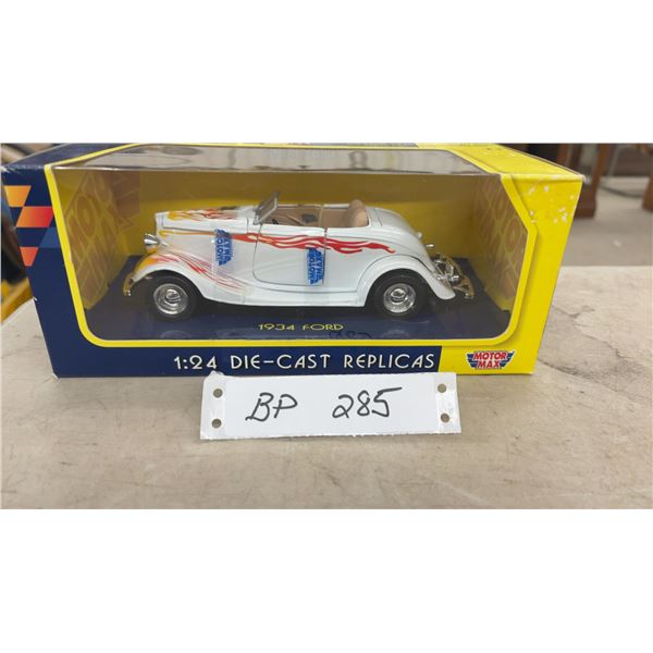 Motor Max 1934 Ford 1/24 Scale Diecast Model Car